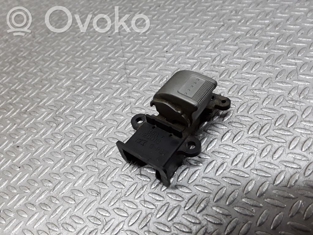 Honda CR-V Electric window control switch 