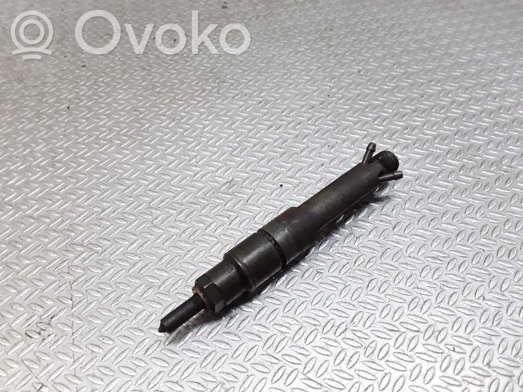 Volkswagen PASSAT B5 Inyector de combustible 
