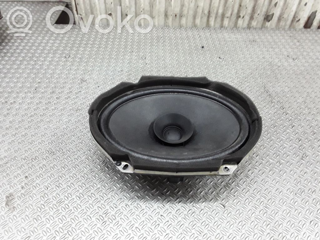Mazda 5 Etuoven kaiutin 