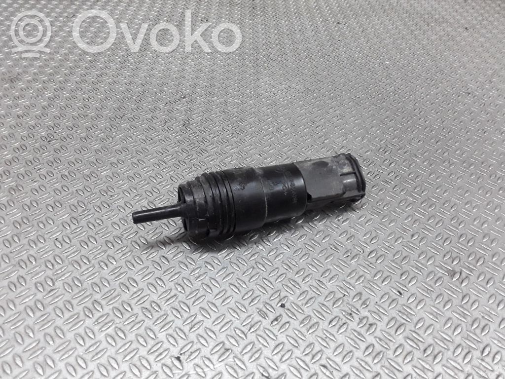BMW 5 E39 Windscreen/windshield washer pump 