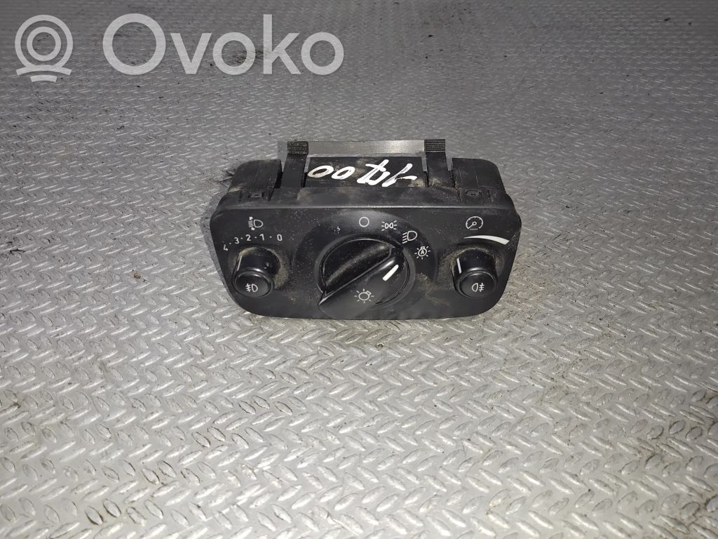 Lukturu slēdzis   04066443