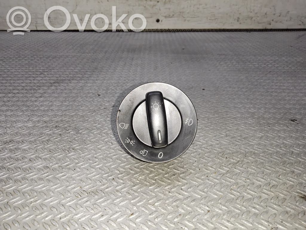 Volkswagen Golf V Przełącznik świateł 