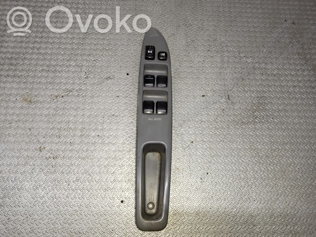 Toyota Avensis Verso Przyciski szyb 