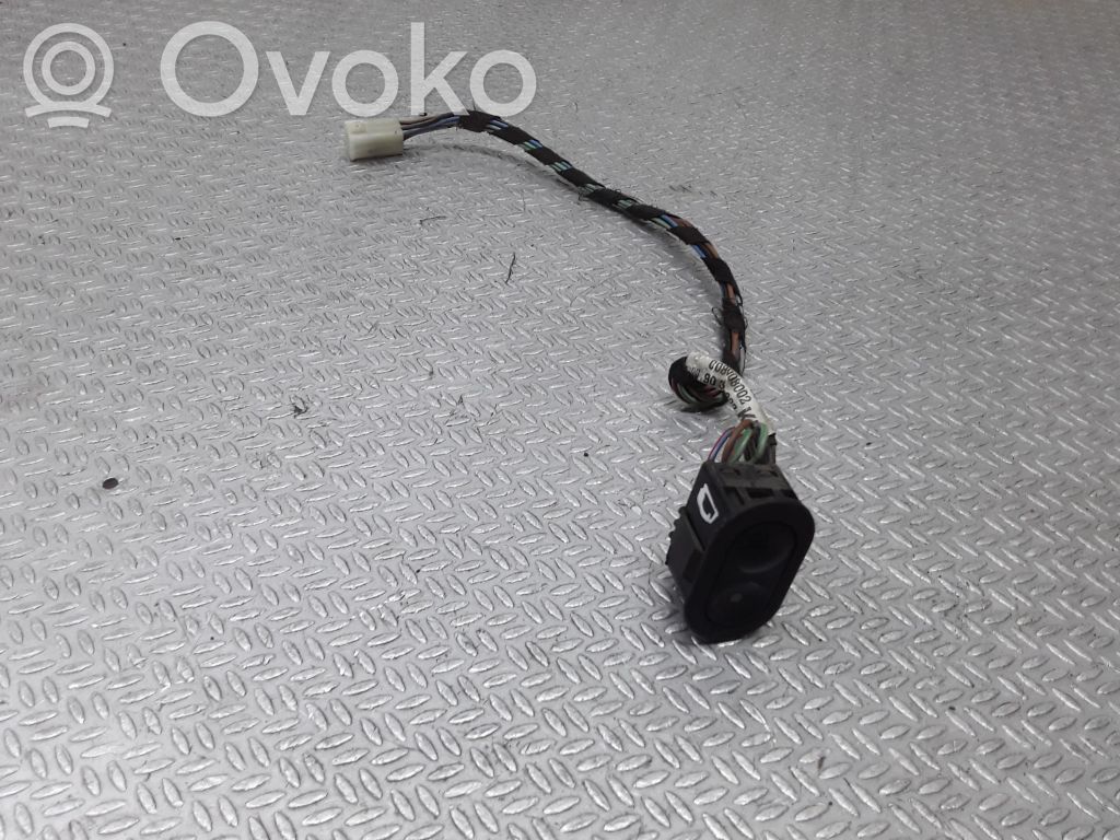 Opel Corsa B Elektrisko logu slēdzis 