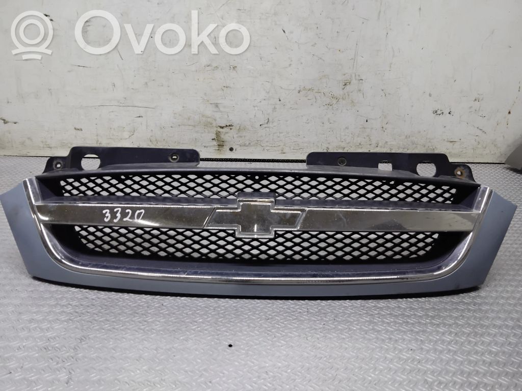 Chevrolet Rezzo Etupuskurin ylempi jäähdytinsäleikkö 