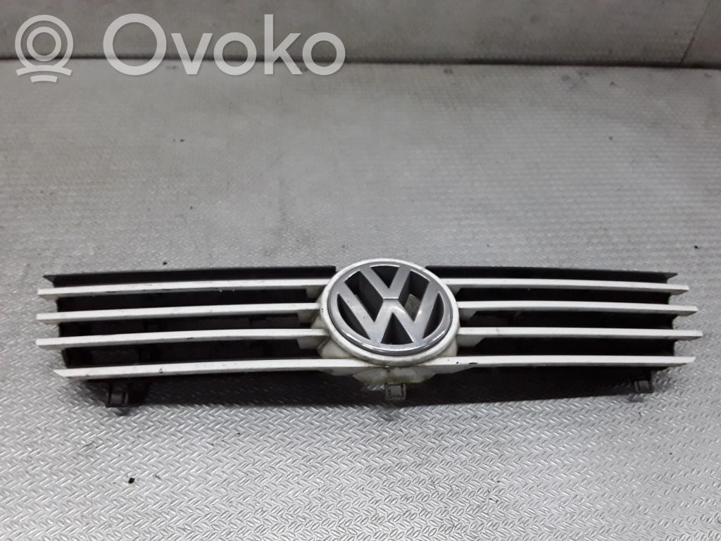 Maskownica / Grill / Atrapa górna chłodnicy   6N0853655