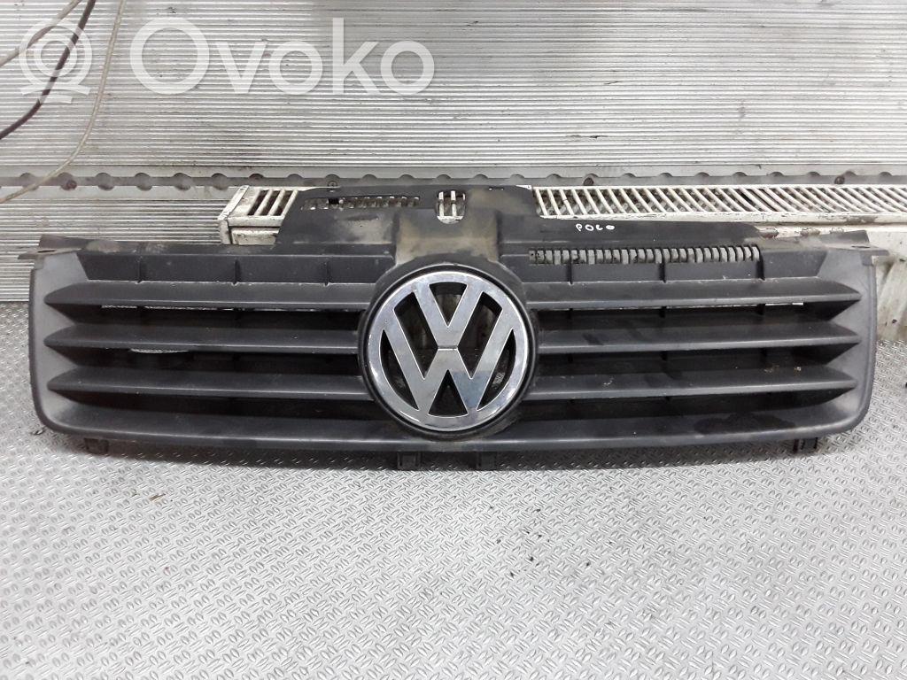 Volkswagen Polo Griglia superiore del radiatore paraurti anteriore 