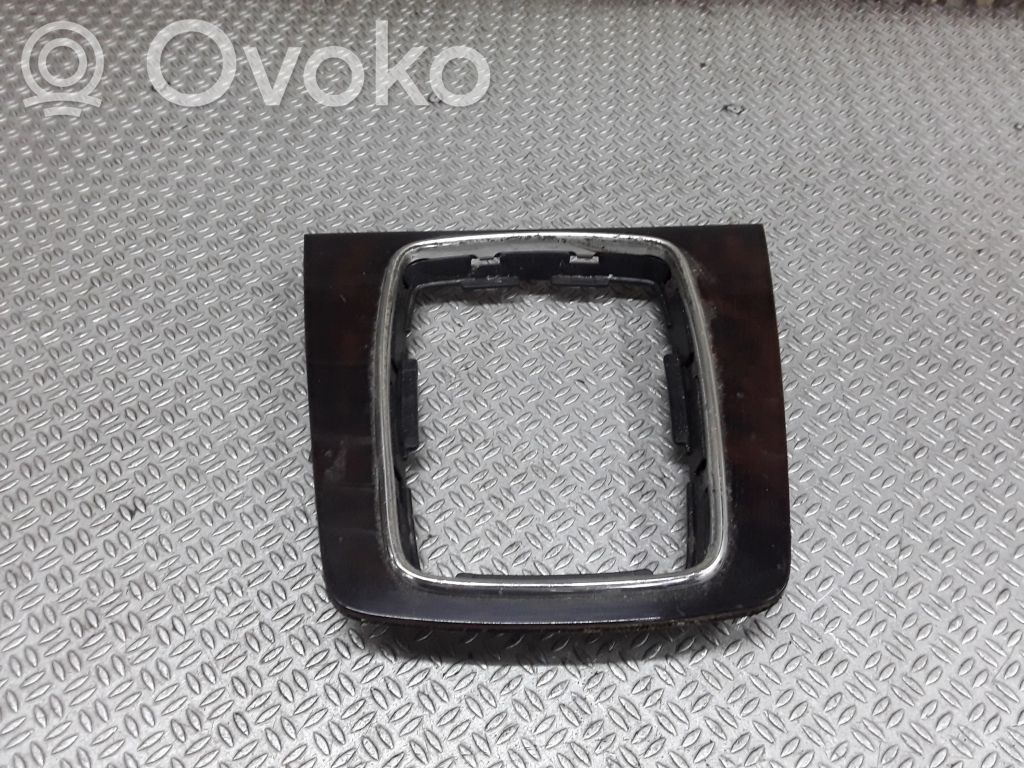 Contour de levier de vitesses   8E0864261C