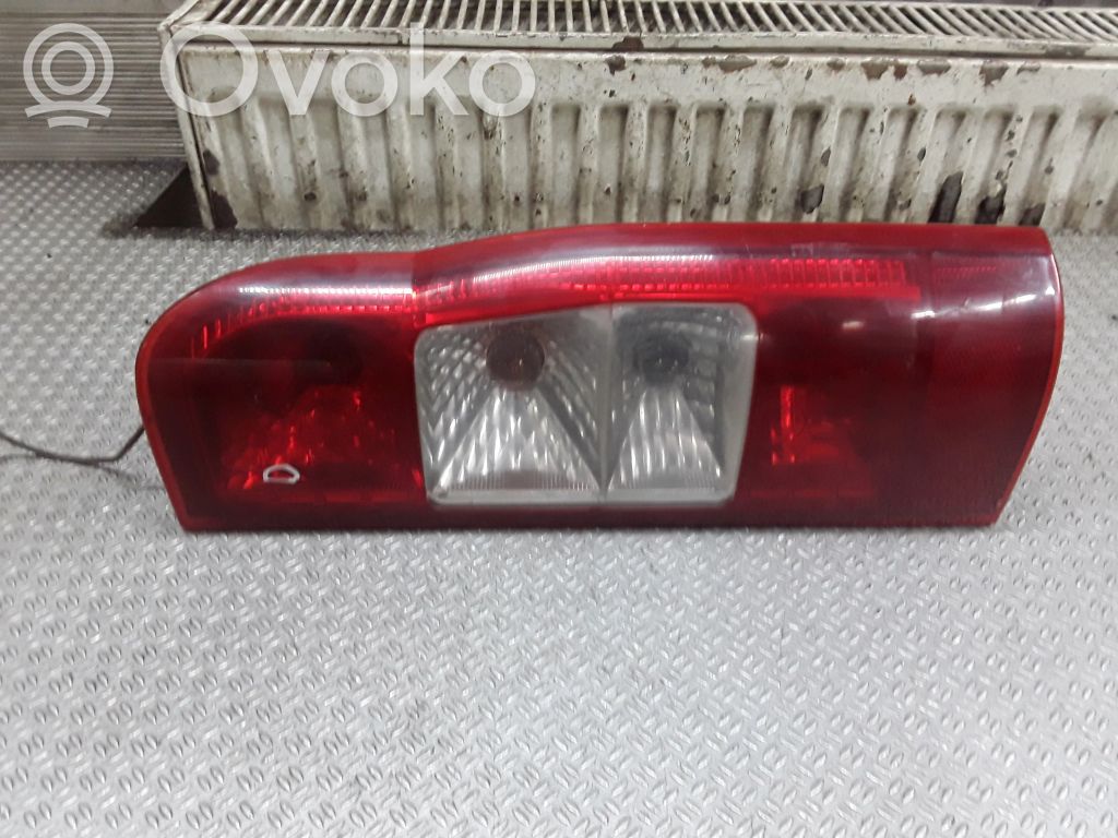 Luz trasera/de freno   6C1113404A