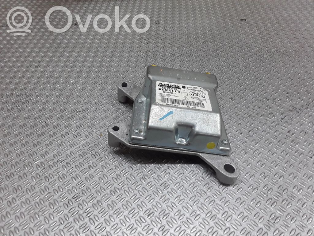 Module de contrôle airbag   8200687754