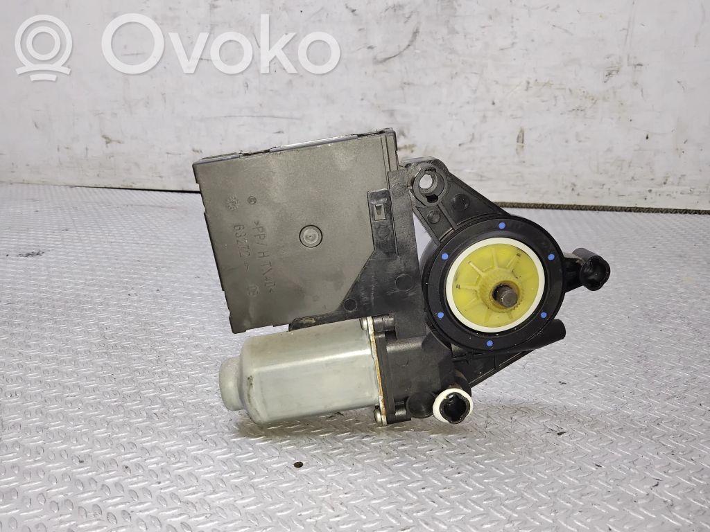 Volkswagen Caddy Motor del regulador de la ventanilla de la puerta delantera 