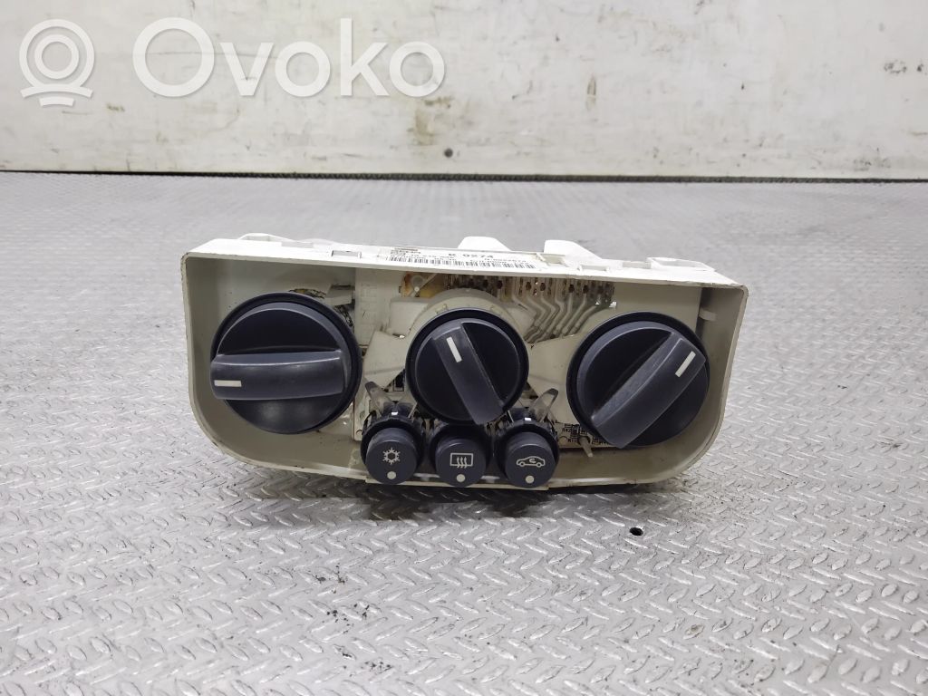 Opel Meriva A Climate control unit 