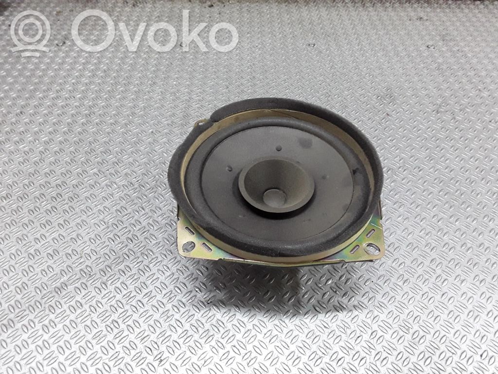Altavoz de la puerta trasera   NW104388