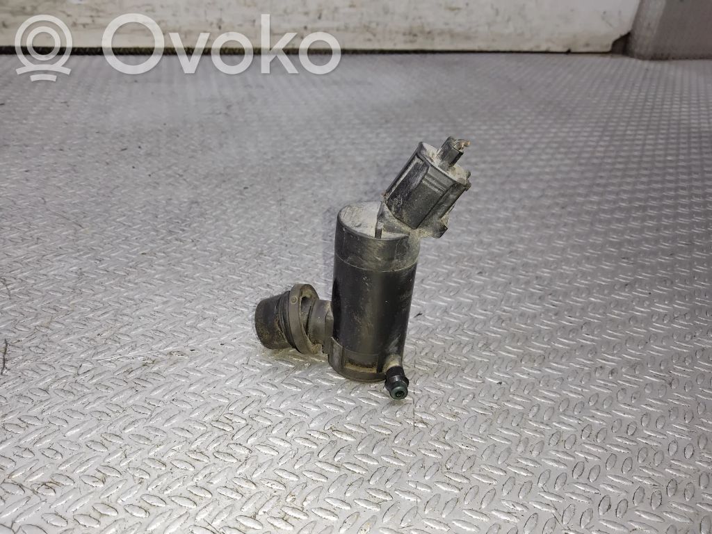 Lincoln Town Car Windscreen/windshield washer pump 