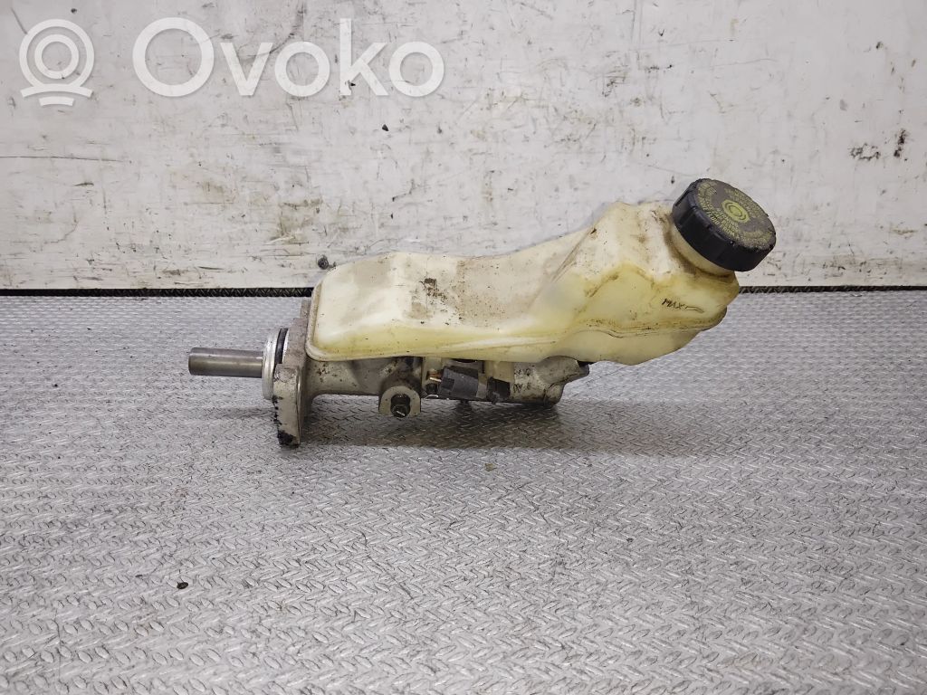 Toyota Corolla E120 E130 Pääjarrusylinteri 