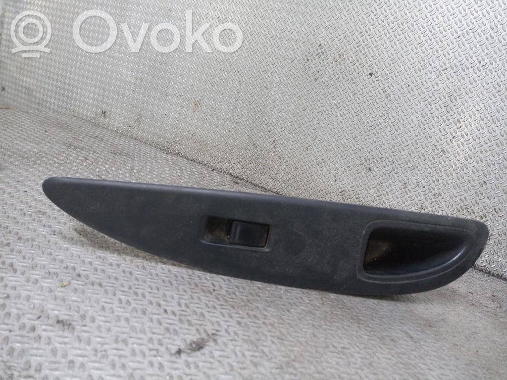 Nissan Primera Przyciski szyb 