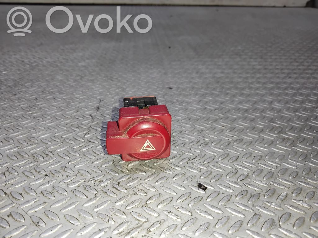 Przycisk świateł awaryjnych   96480877KR