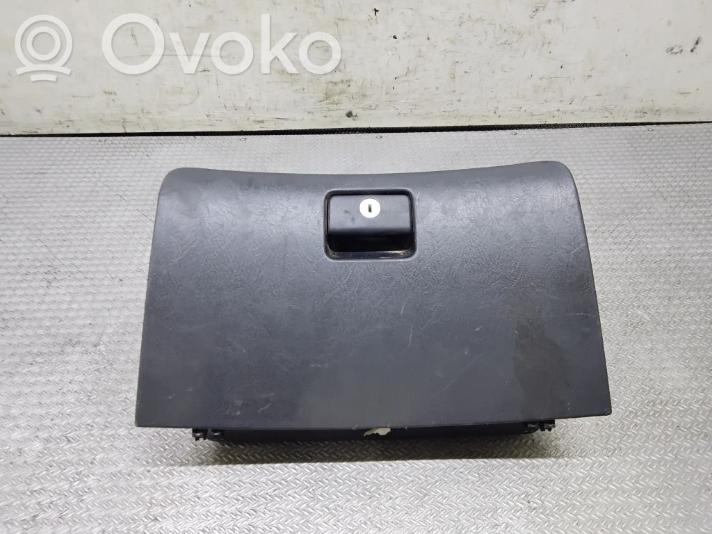 Toyota Corolla E120 E130 Daiktadėžės (bordačioko) dangtis 