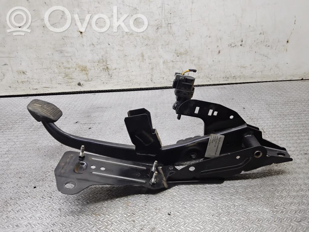 Volvo V50 Pedał hamulca 