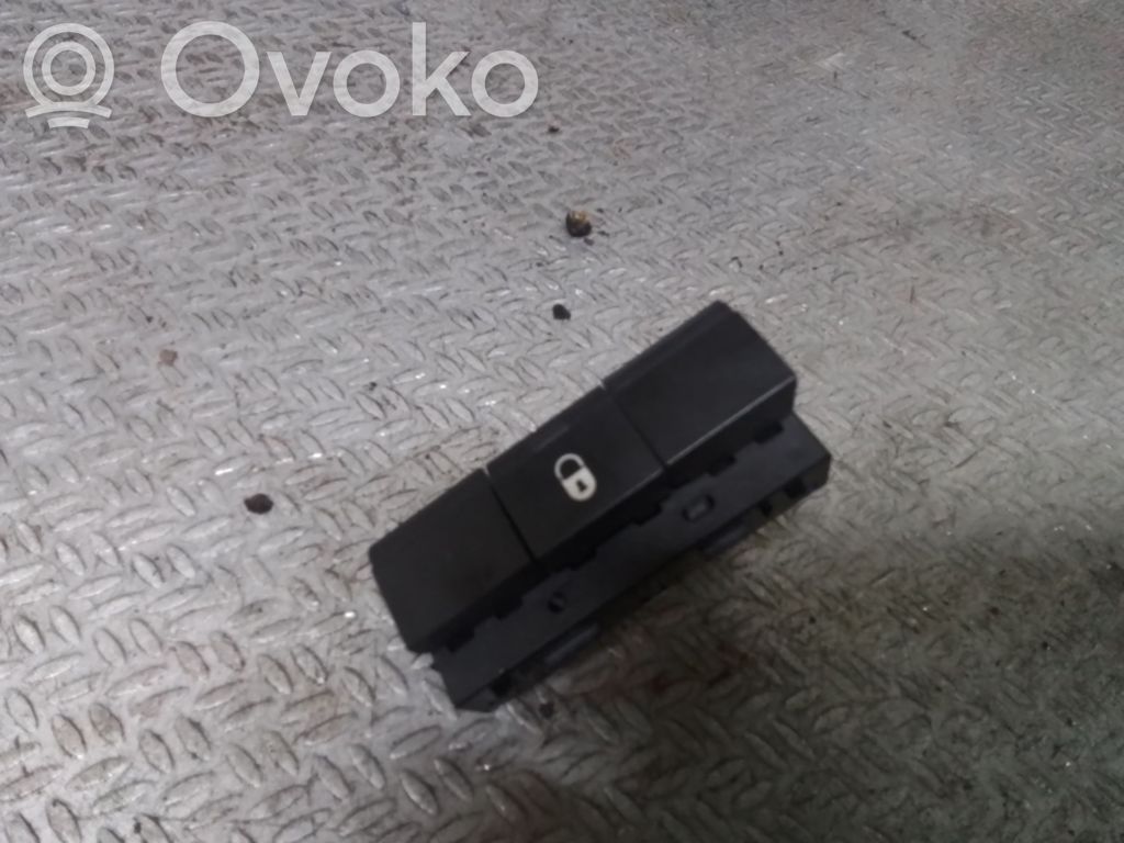 Central locking switch button   96470287XT