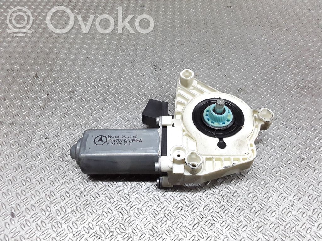 Mercedes-Benz B W245 Silnik regulatora szyby drzwi przednich 