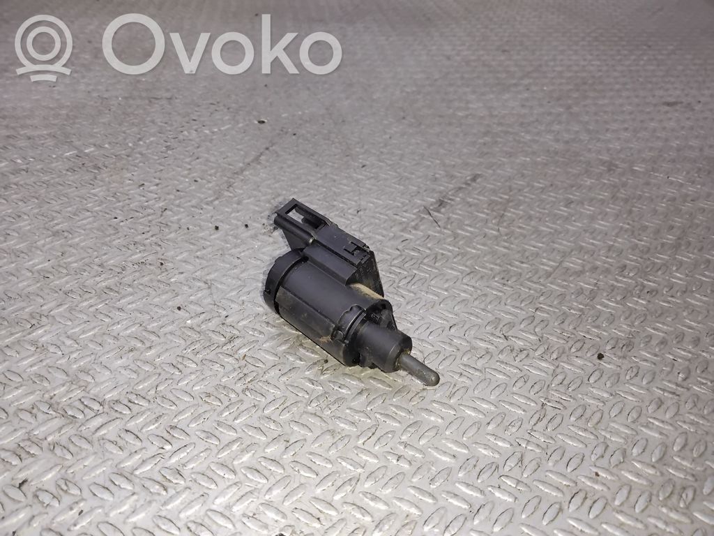 Volkswagen Golf IV Czujnik pedału hamulca / stopu 