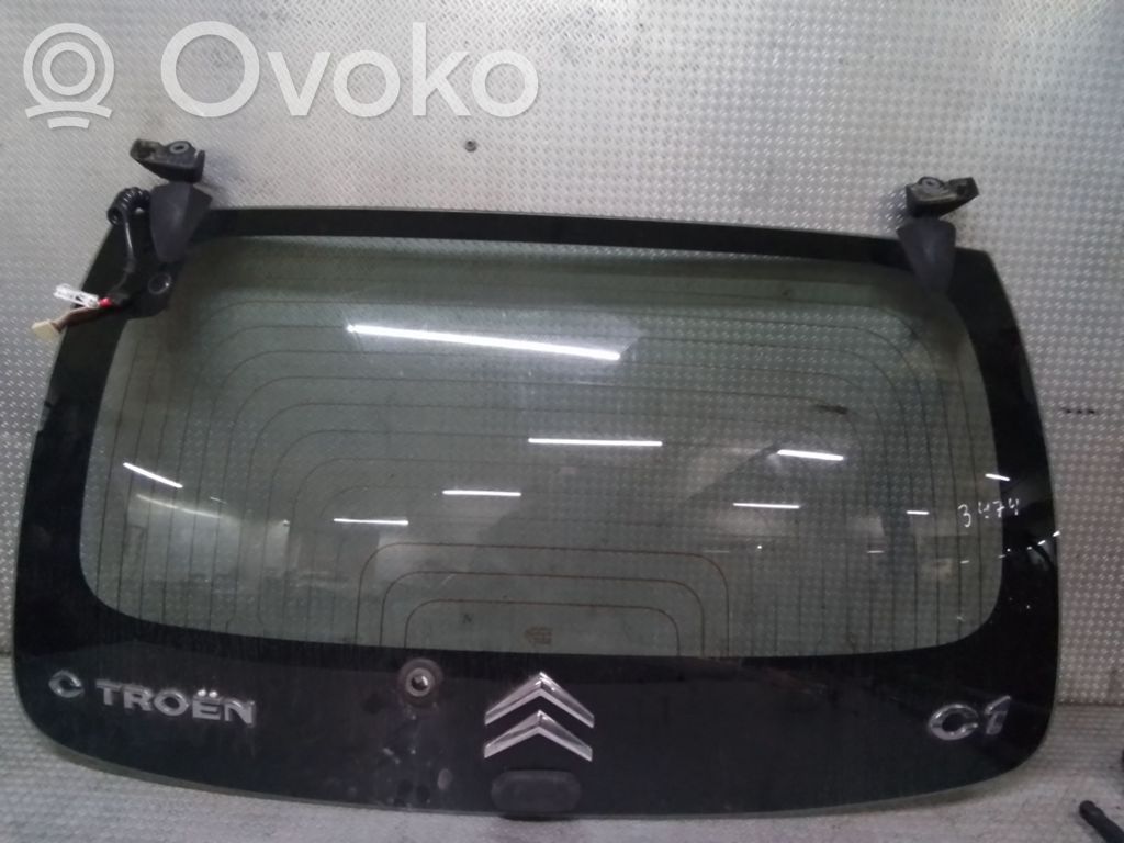 Заднее стекло