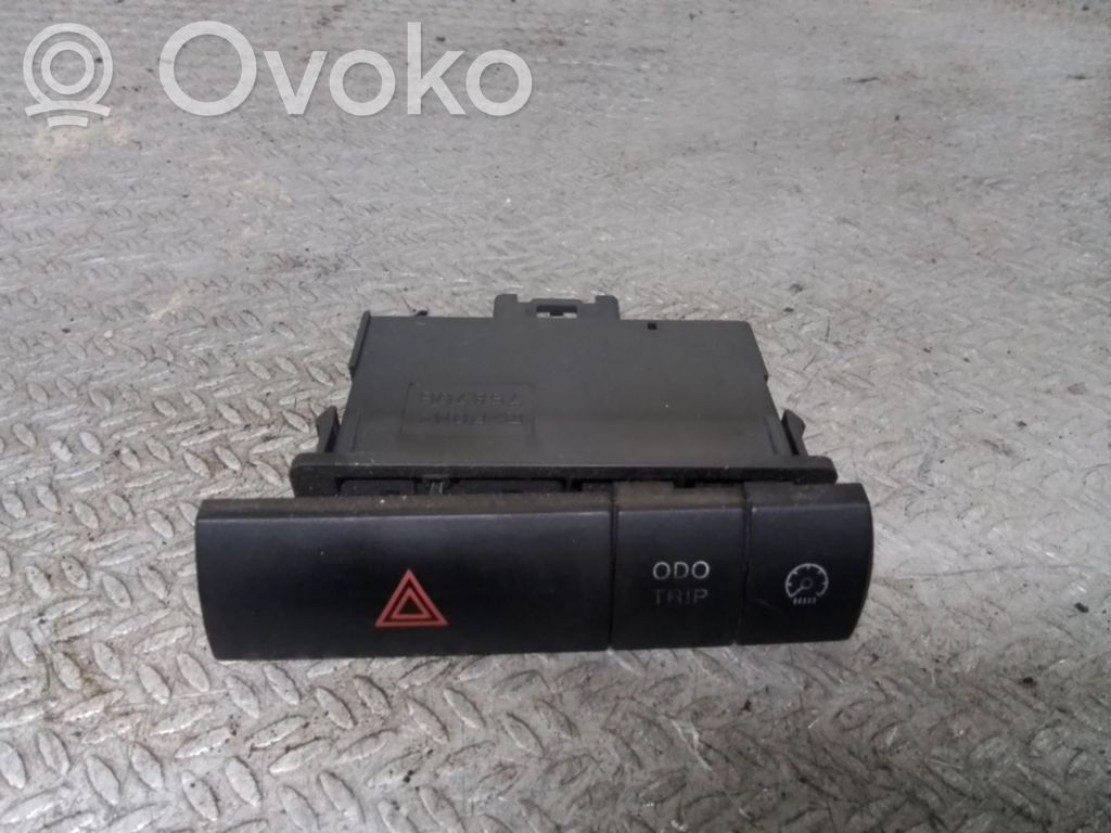 Botón interruptor de luz de peligro   758706