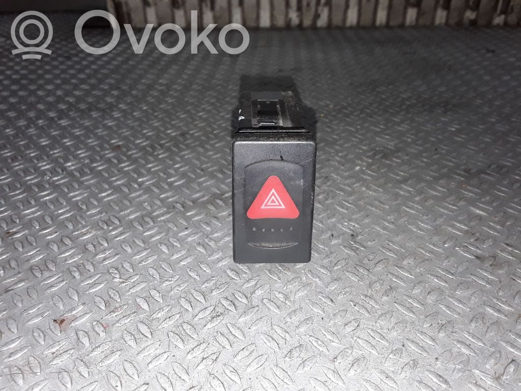 Hätävilkkujen kytkin   7M3953235