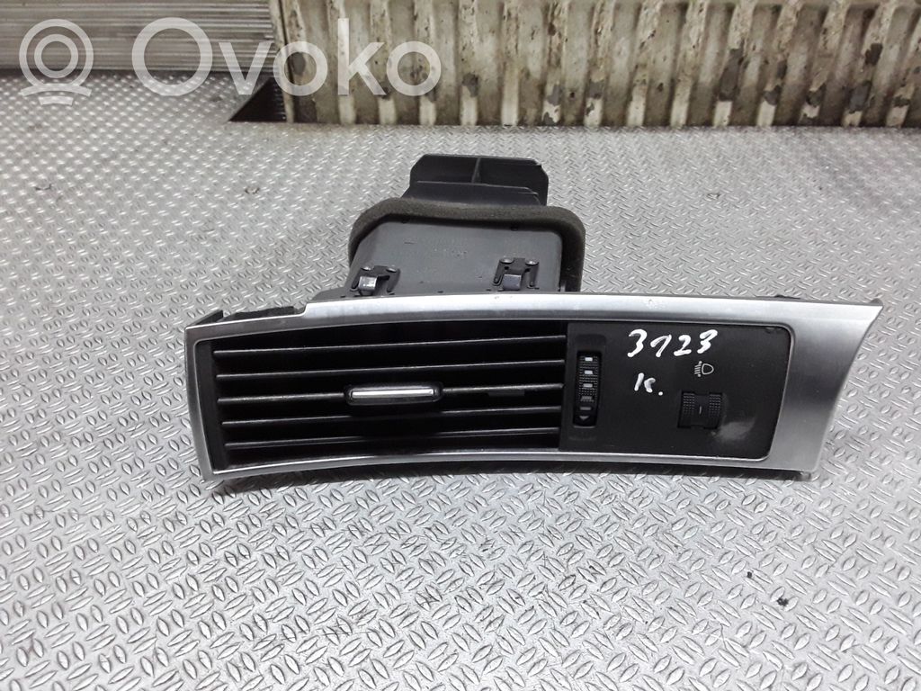 Audi A6 S6 C6 4F Dashboard side air vent grill/cover trim 