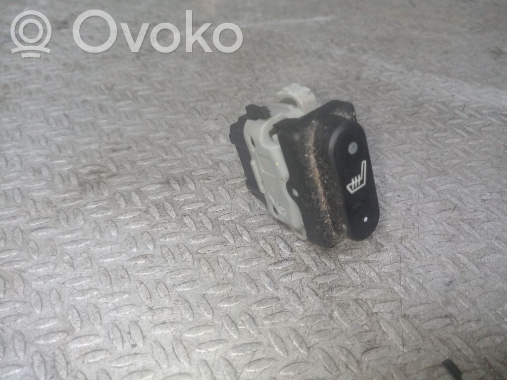 Nissan Qashqai Seat heating switch 