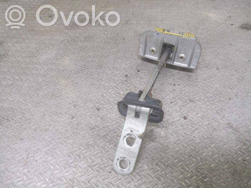 Audi A2 Takaoven pidätin 