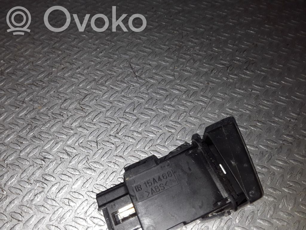 Comutator lumini pericol   15A468