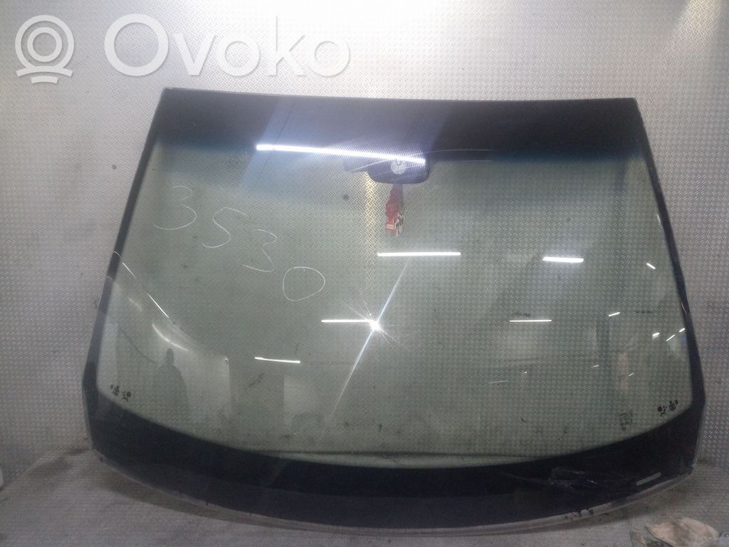 Переднее стекло