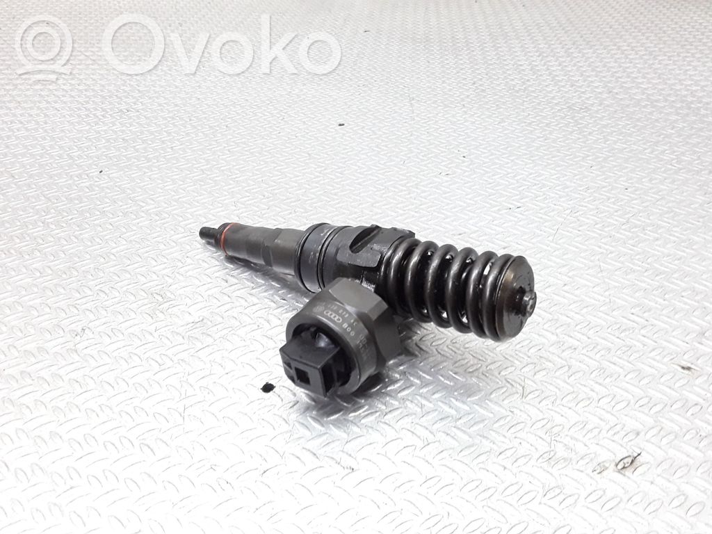 Injektor Einspritzdüse   038130073AC