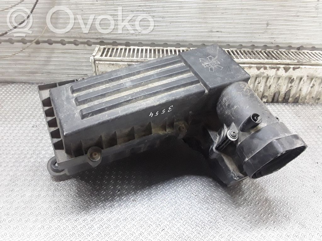 Volkswagen PASSAT B6 Obudowa filtra powietrza 