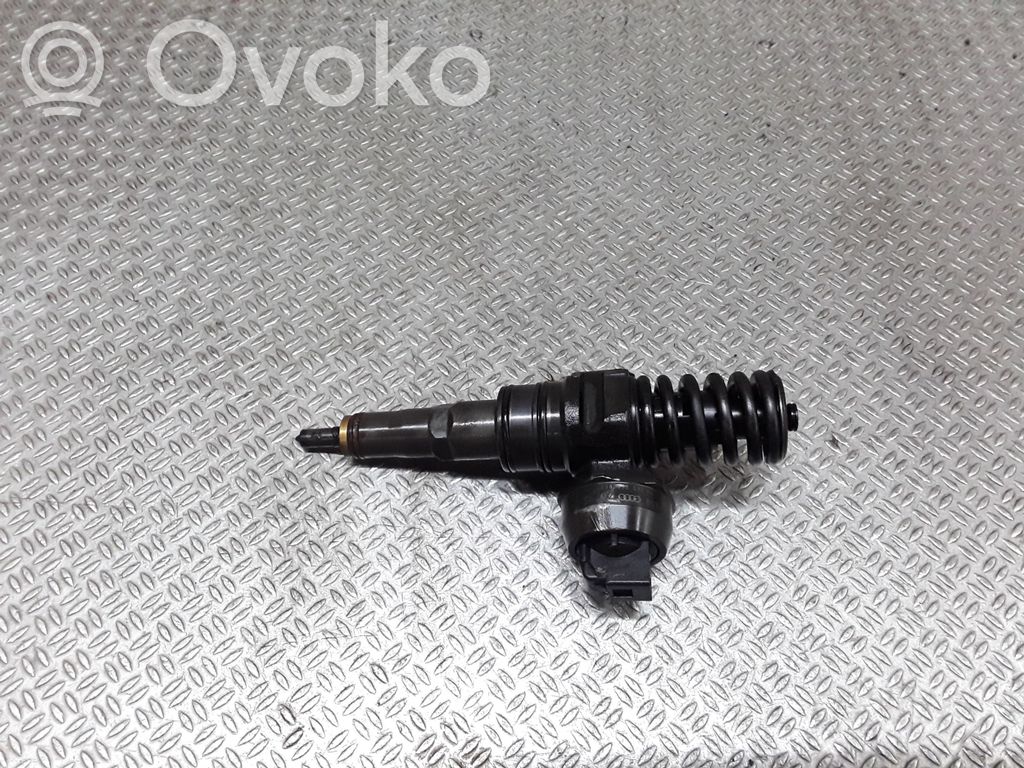 Inyector de combustible   038130073BA