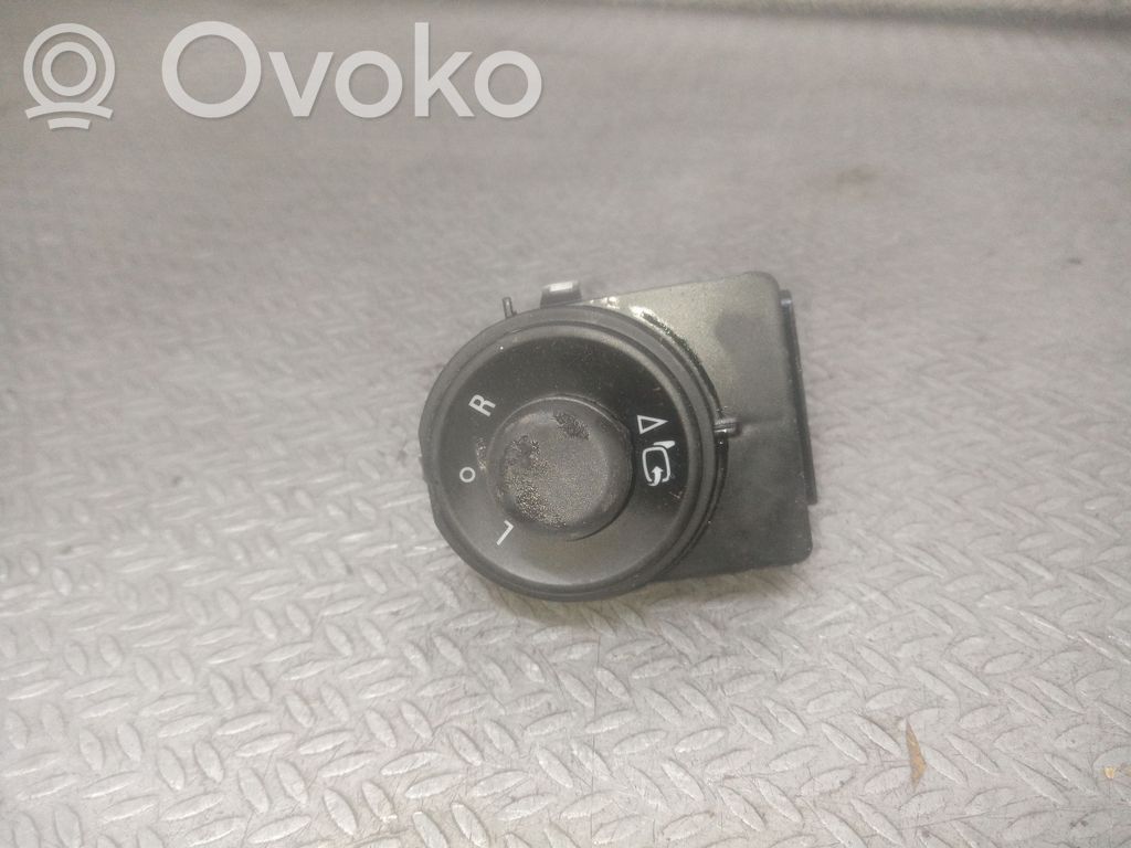 Sivupeilin kytkin   13271833