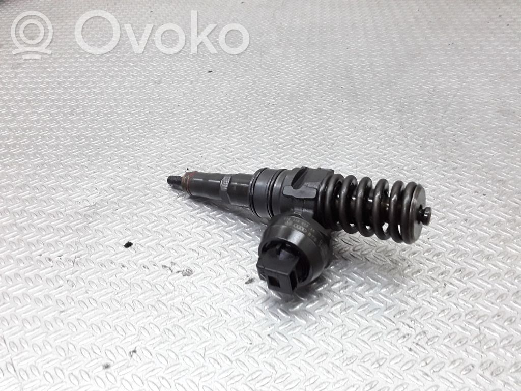 Inyector de combustible   038130073AK