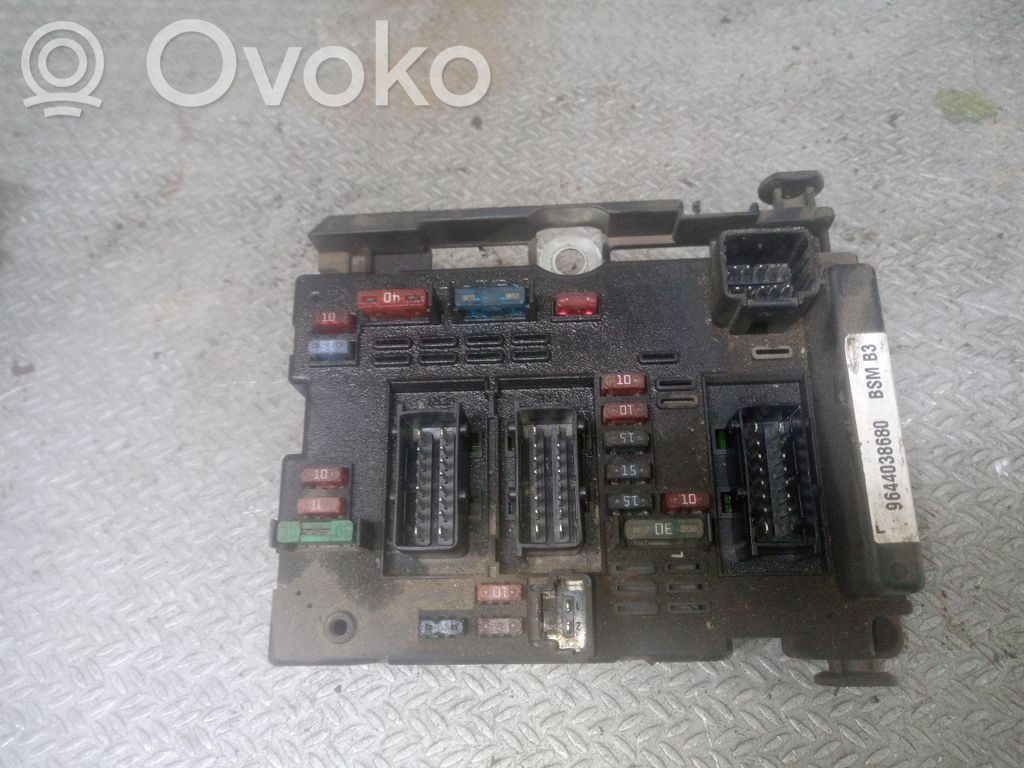 Peugeot 307 Fuse module 