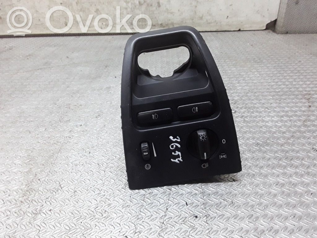 Light switch   8685450
