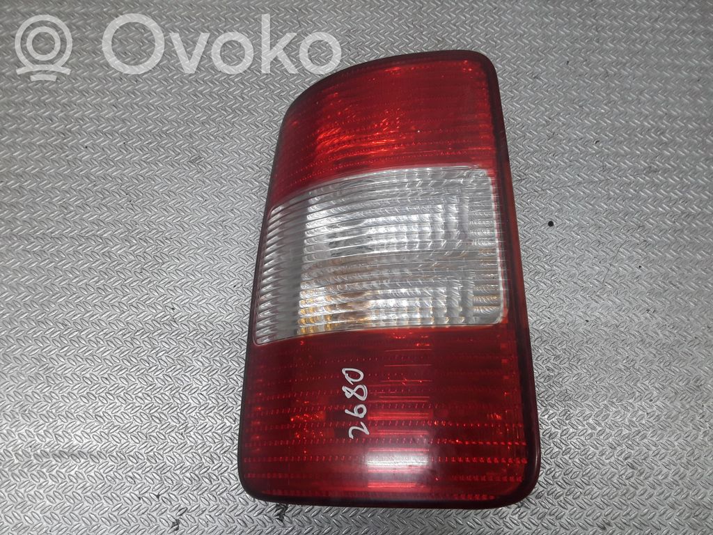 Rear/tail lights   2K0945111