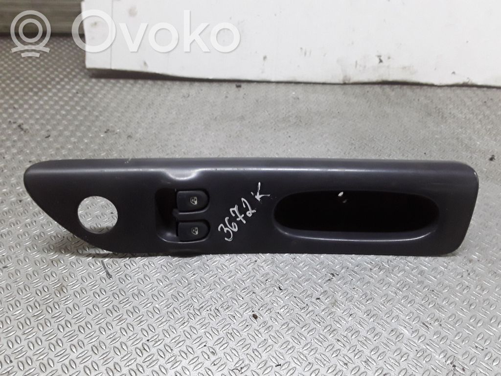 Electric window control switch   7700876393