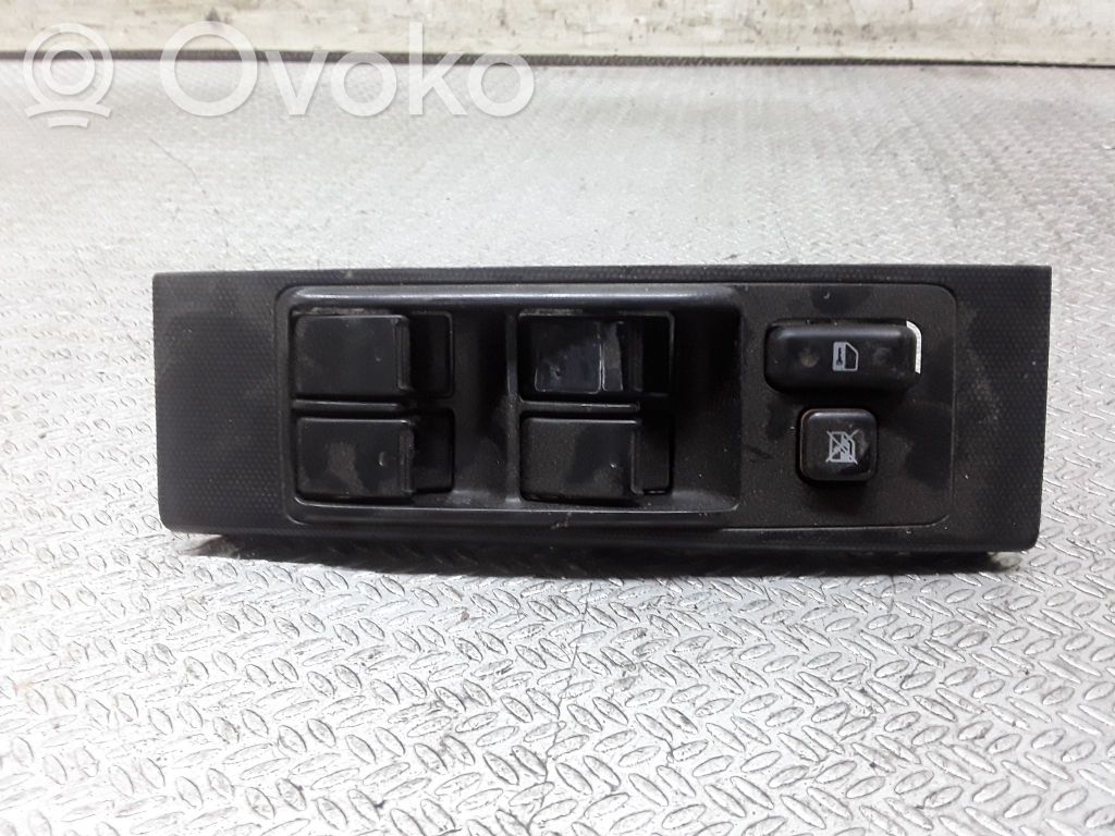 Toyota Corolla Verso AR10 Electric window control switch 