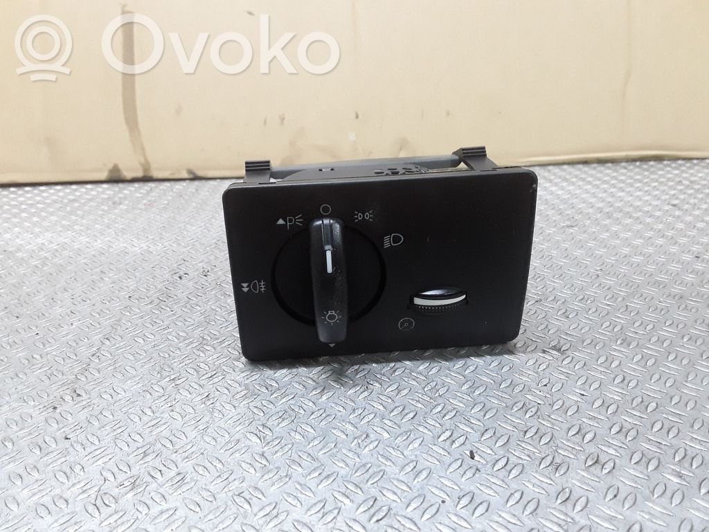 Ford Focus Light switch 