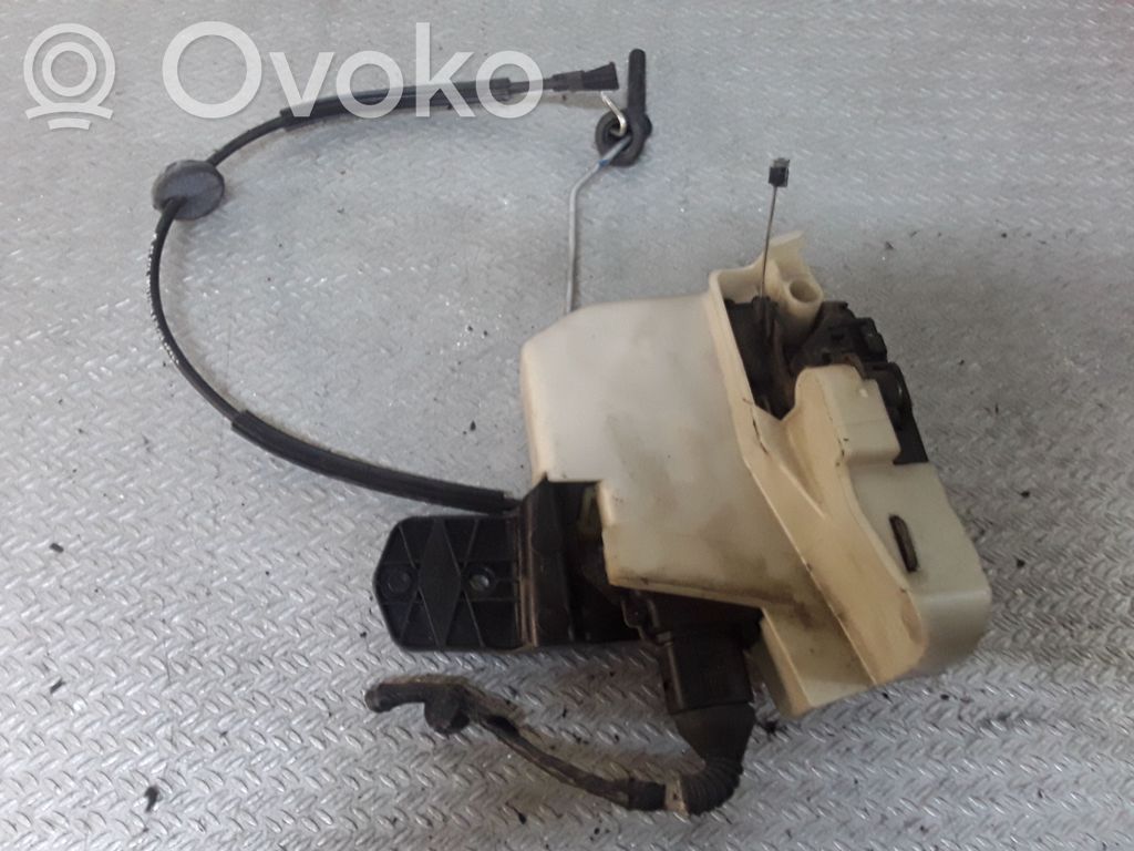 Volkswagen PASSAT B5.5 Takaoven lukko 