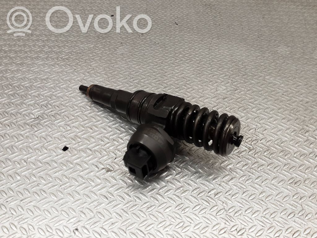 Inyector de combustible   038130073BL