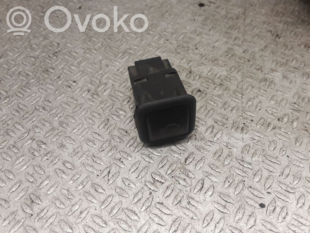 Hälytyskytkin   5J0962109
