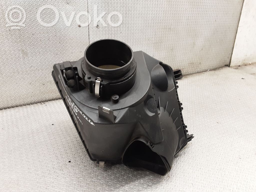 Air filter box   4F0133835E