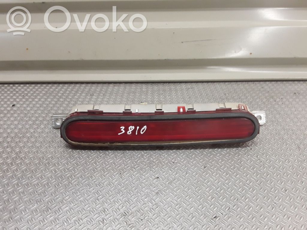 Kolmas/lisäjarruvalo